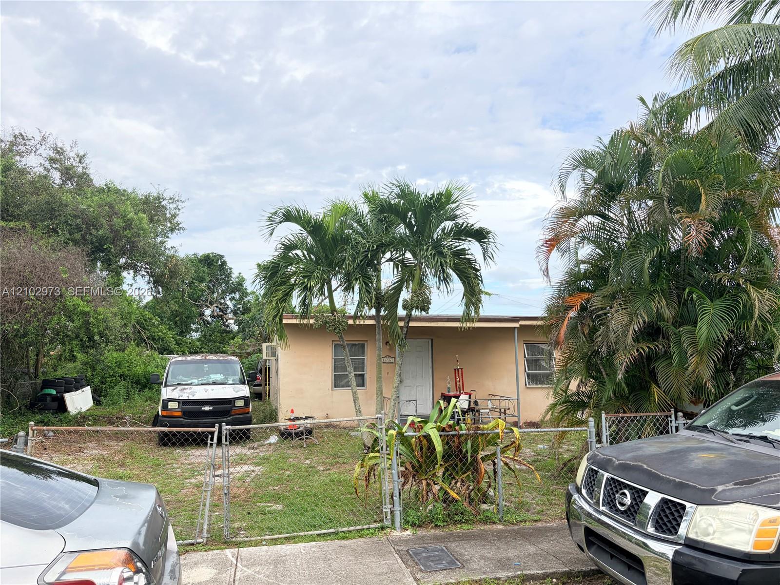 16461 NW 19 ct, Miami Gardens FL 33054 photo 2