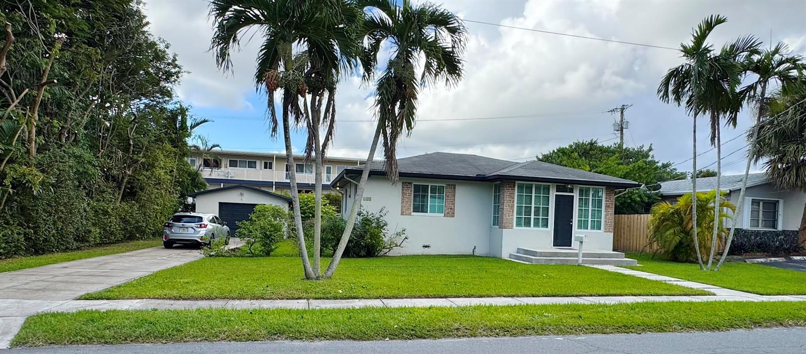 133 SE 2nd Street, Dania Beach FL 33004 photo 2