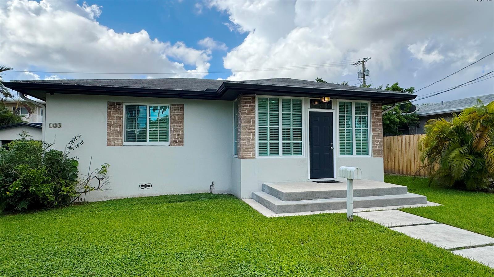 133 SE 2nd Street, Dania Beach FL 33004 photo 5