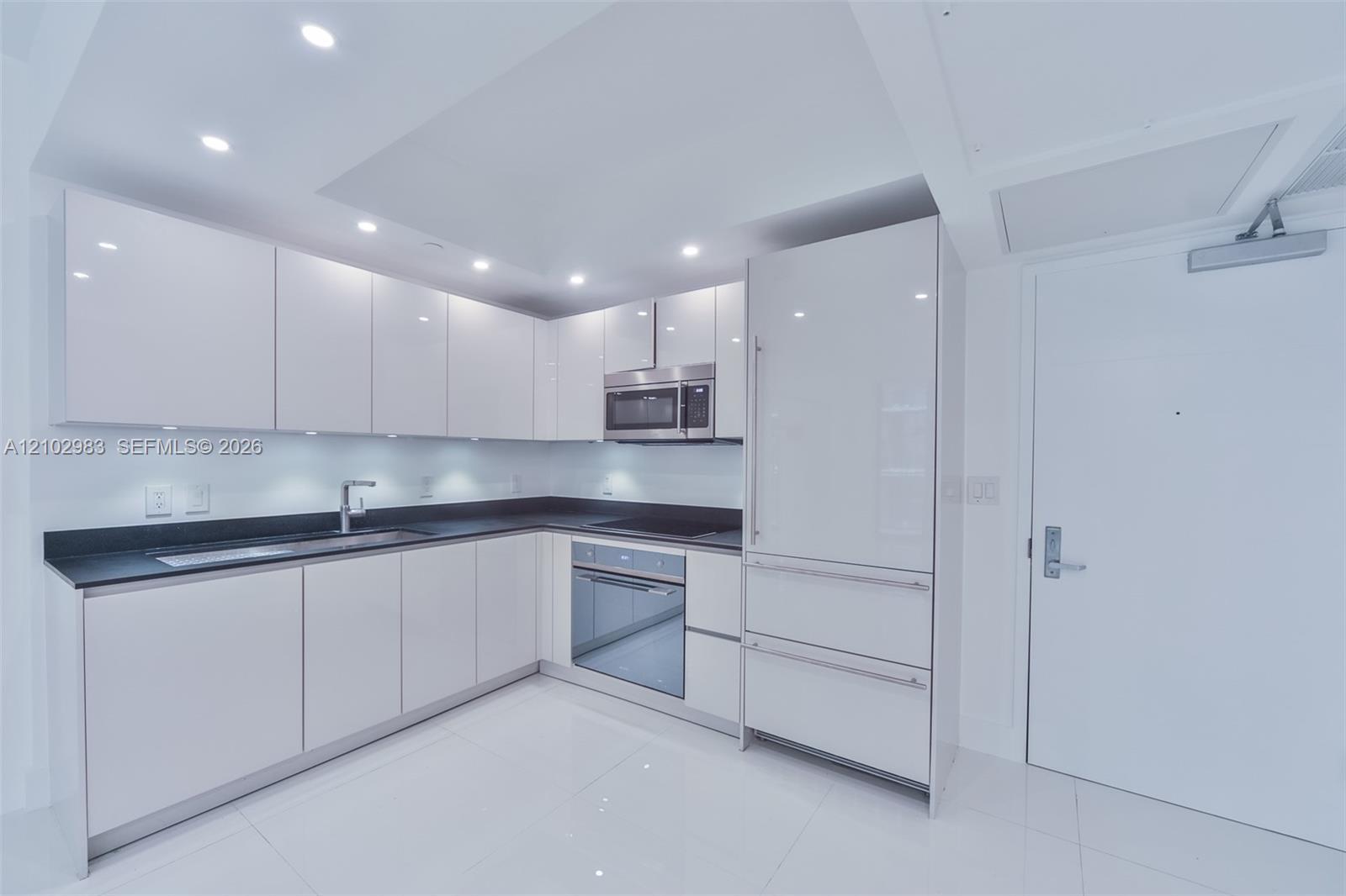 1010 Brickell Ave # 3107, Miami FL 33131 photo 2