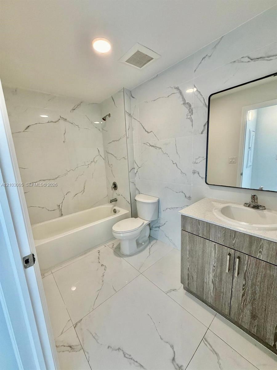 11150 NW 82nd St # 206, Doral FL 33178 photo 3