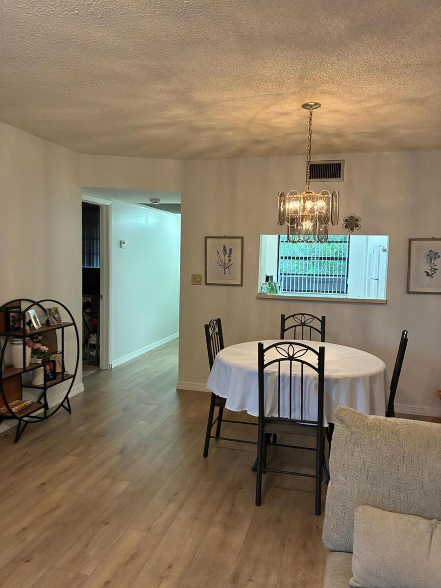 1000 COLONY POINT Circle # 404, Pembroke Pines FL 33026