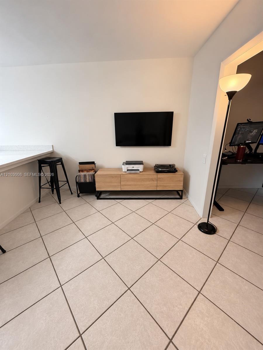 1207 Bahama Bnd # E1, Coconut Creek FL 33066 photo 3