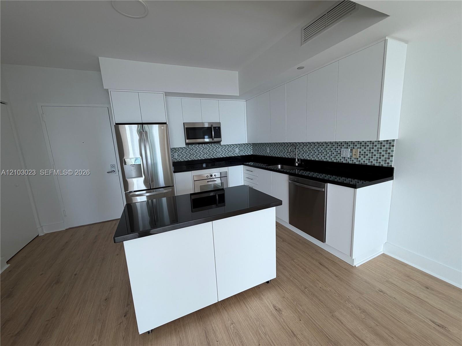 92 SW 3rd St # 5012, Miami FL 33130 photo 3