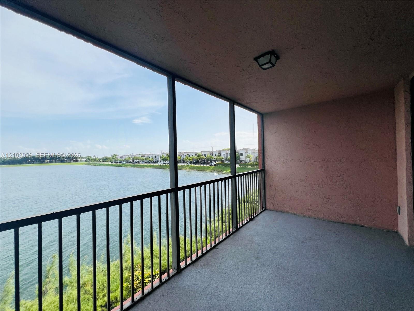 20860 San Simeon Way # 6, Miami FL 33179 photo 2