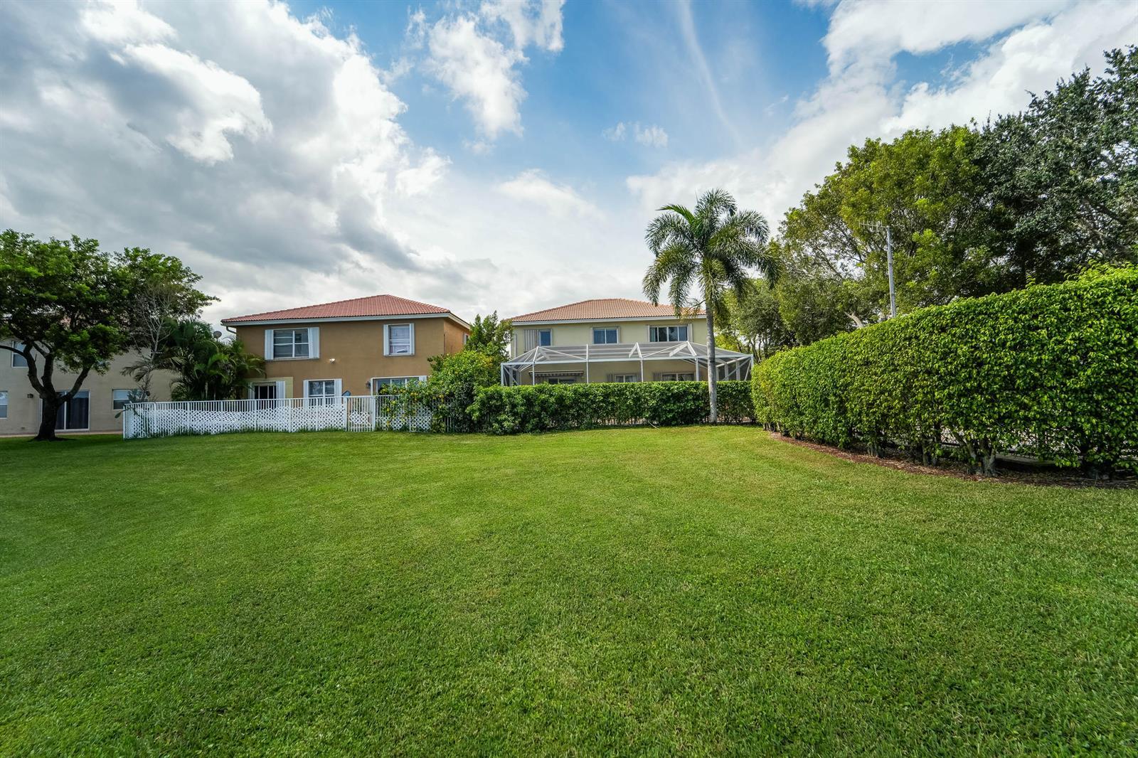 672 GAZETTA Way, West Palm Beach FL 33413 photo 4