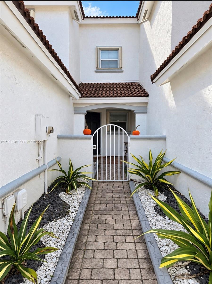 4826 NW 116th Ave, Doral FL 33178 photo 2
