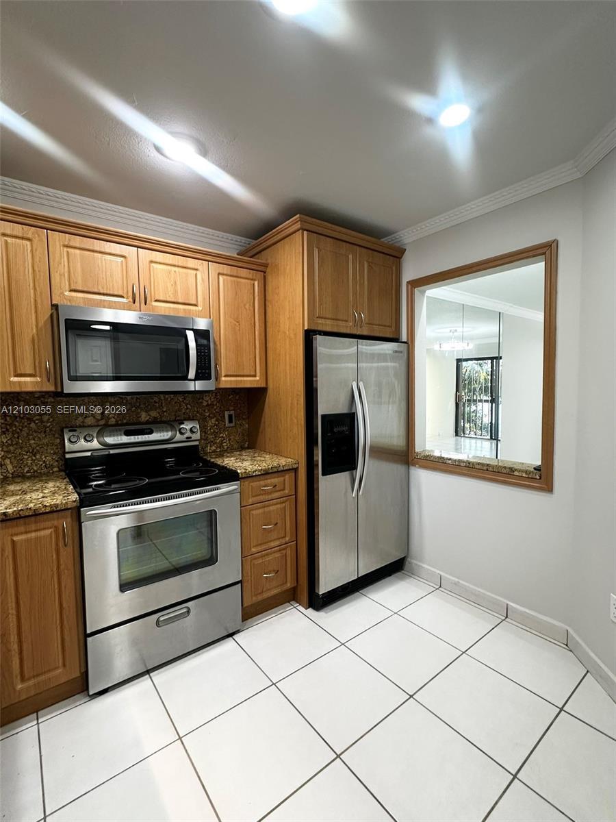 2540 W 67th Pl # 28, Hialeah FL 33016 photo 5