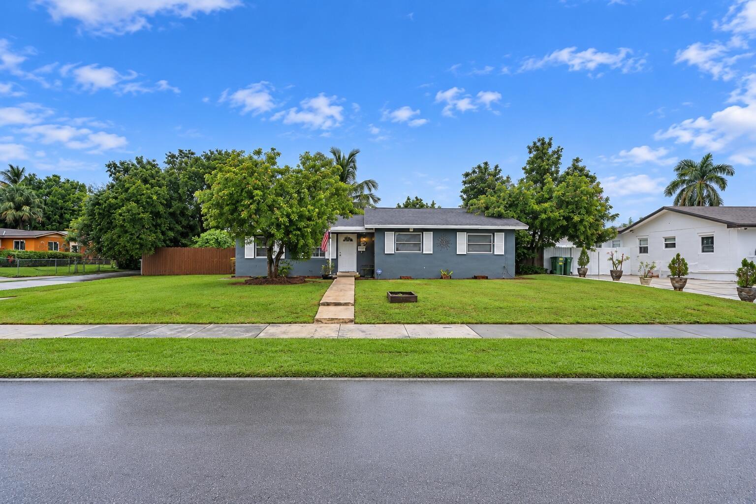 465 NW 16TH Street, Homestead FL 33030 photo 2