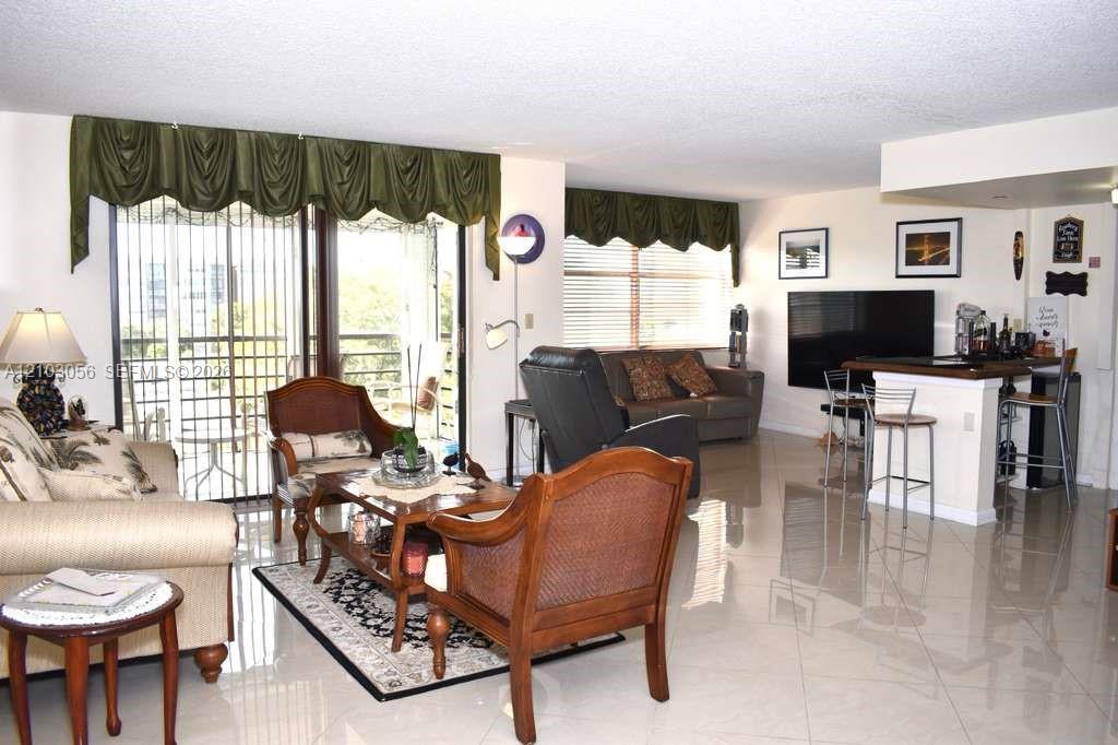 1300 Saint Charles Pl # 617, Pembroke Pines FL 33026