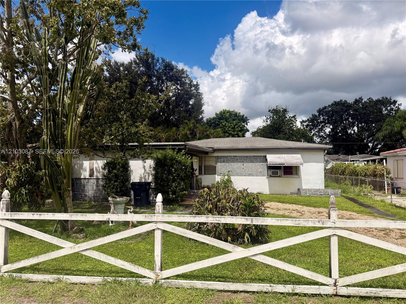 6409 Mayo St, Hollywood FL 33023 photo 2