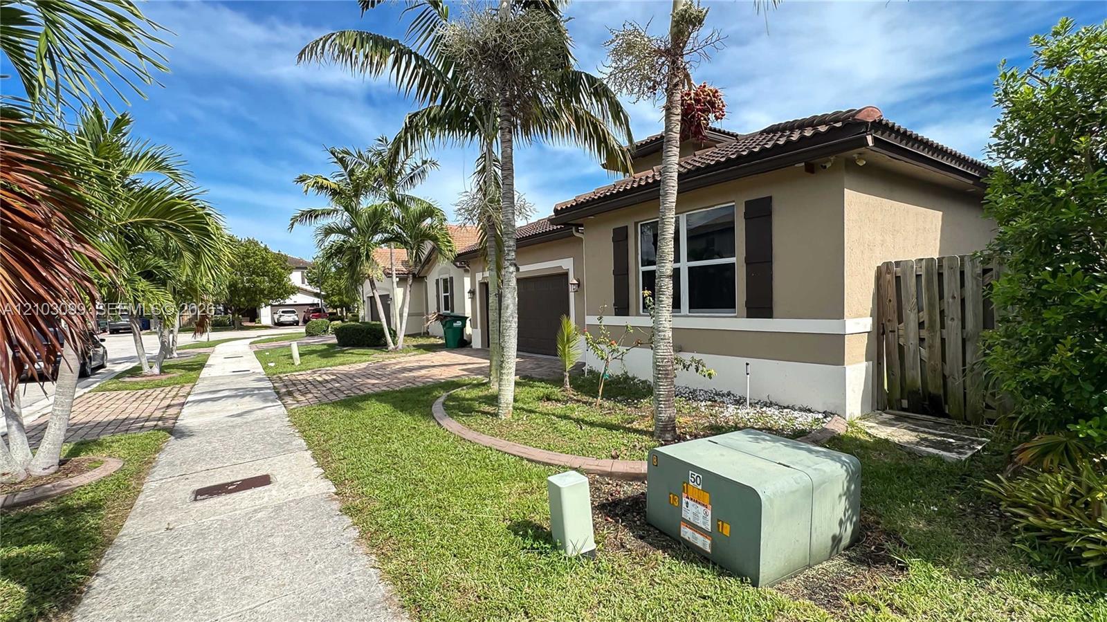 11828 SW 253rd St, Homestead FL 33032 photo 2