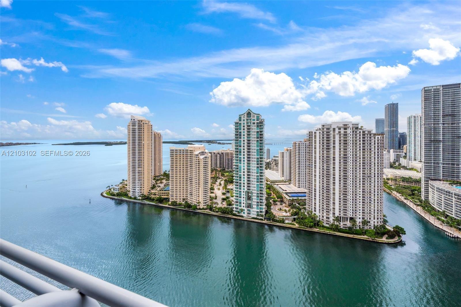 325 S Biscayne Blvd # 3819, Miami FL 33131 photo 2