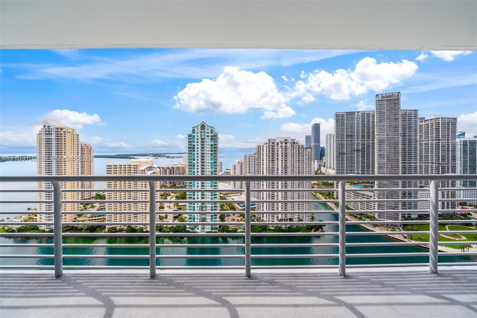 325 S Biscayne Blvd # 3819, Miami FL 33131 photo 3
