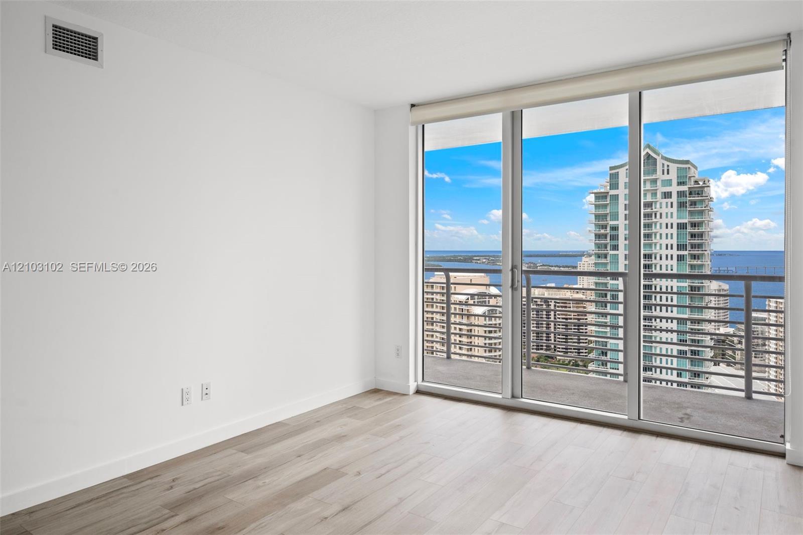 325 S Biscayne Blvd # 3819, Miami FL 33131 photo 5
