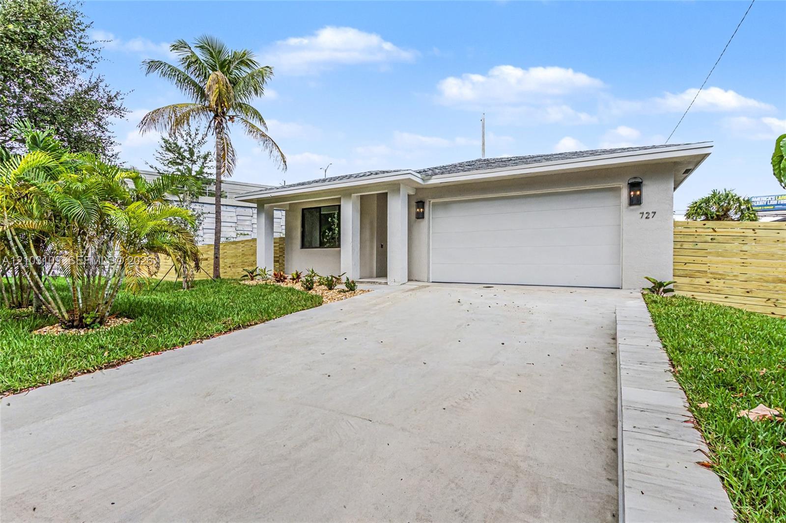 727 NW 43rd Ct, Oakland Park FL 33309 photo 2