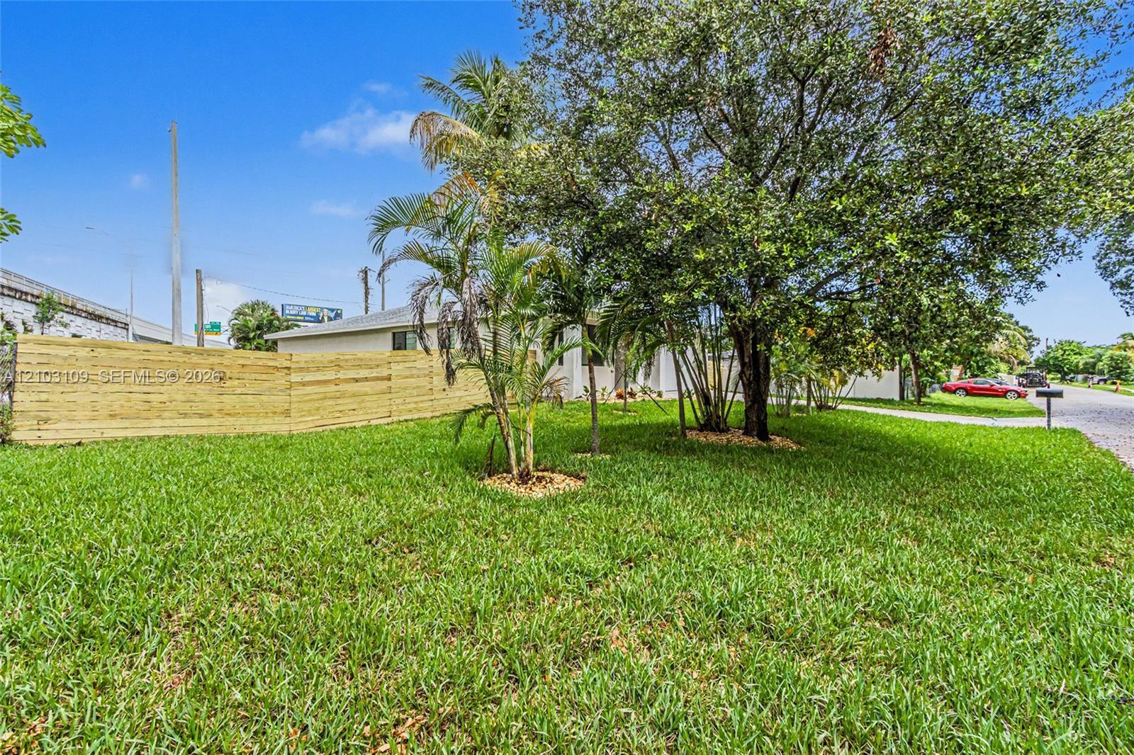 727 NW 43rd Ct, Oakland Park FL 33309 photo 4