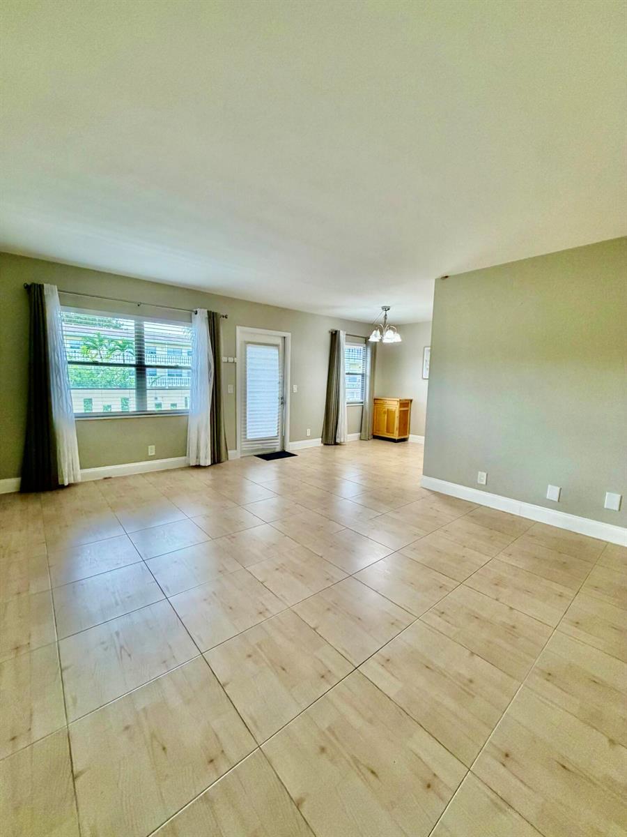 153 Dorset D, Boca Raton FL 33434 photo 2