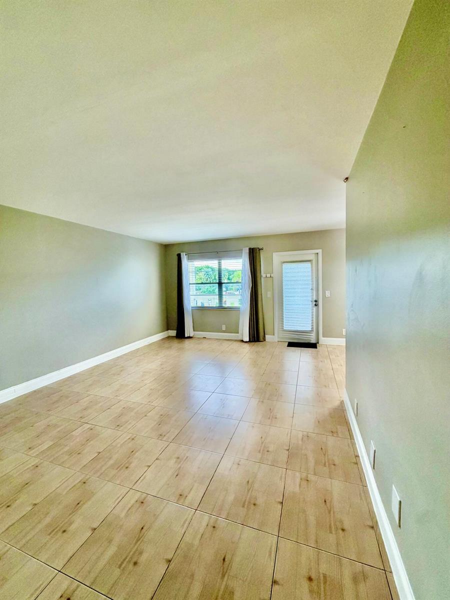 153 Dorset D, Boca Raton FL 33434 photo 4
