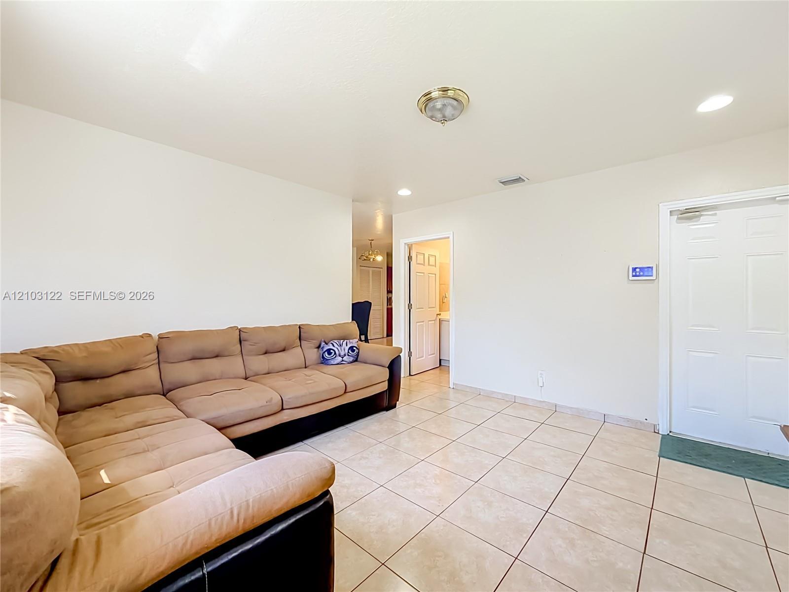 113 NW 28th Ter, Fort Lauderdale FL 33311 photo 2