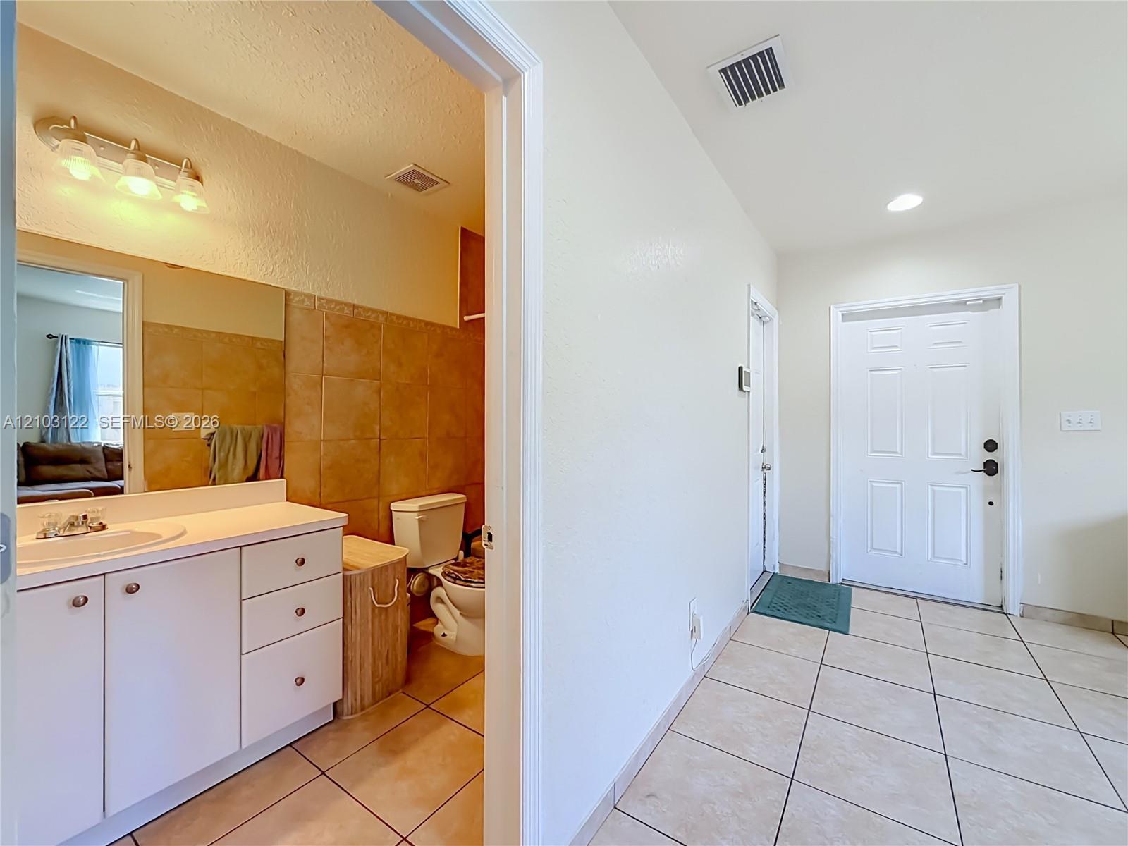 113 NW 28th Ter, Fort Lauderdale FL 33311 photo 4