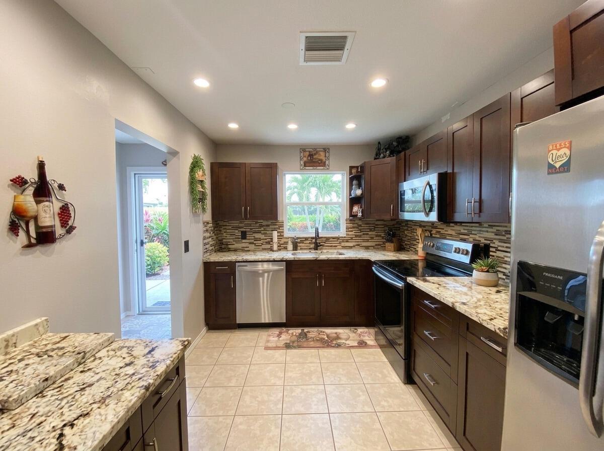 2638 GATELY Drive E # 111, West Palm Beach FL 33415 photo 2