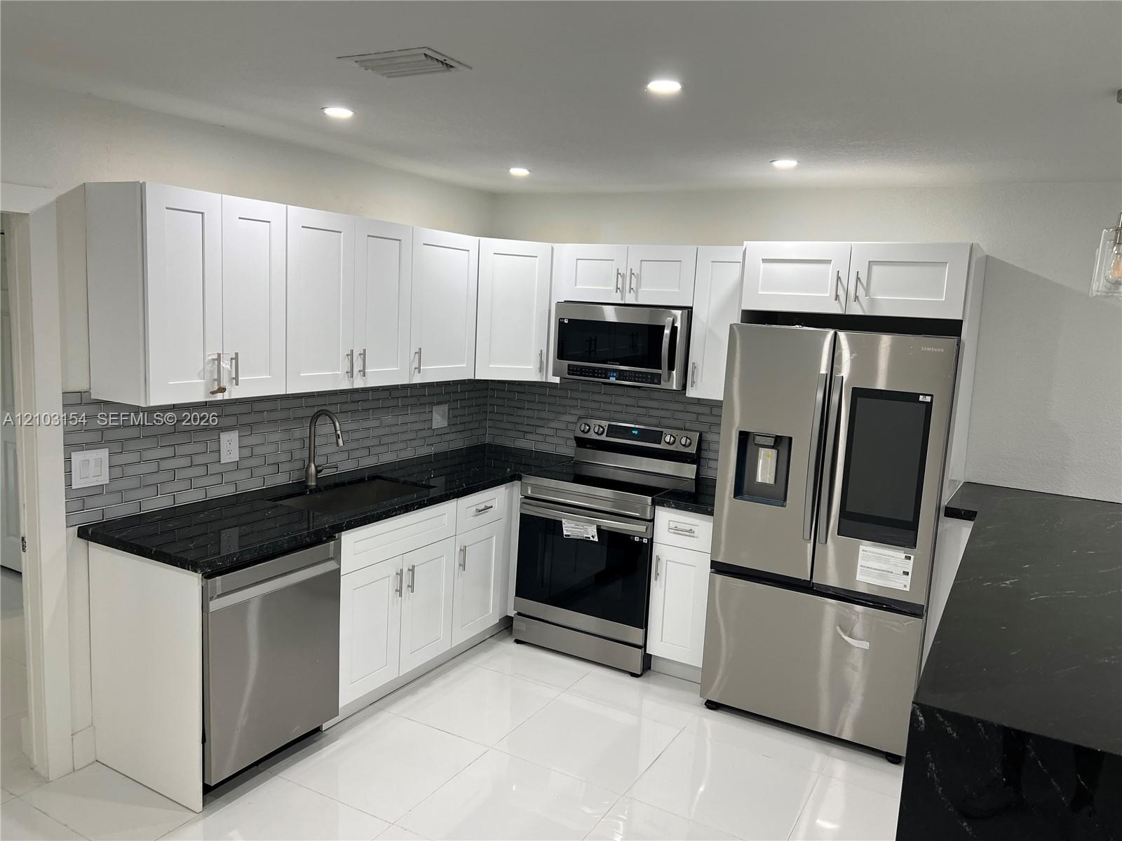 2014 NW 60th Ave # 2014, Lauderhill FL 33313 photo 4