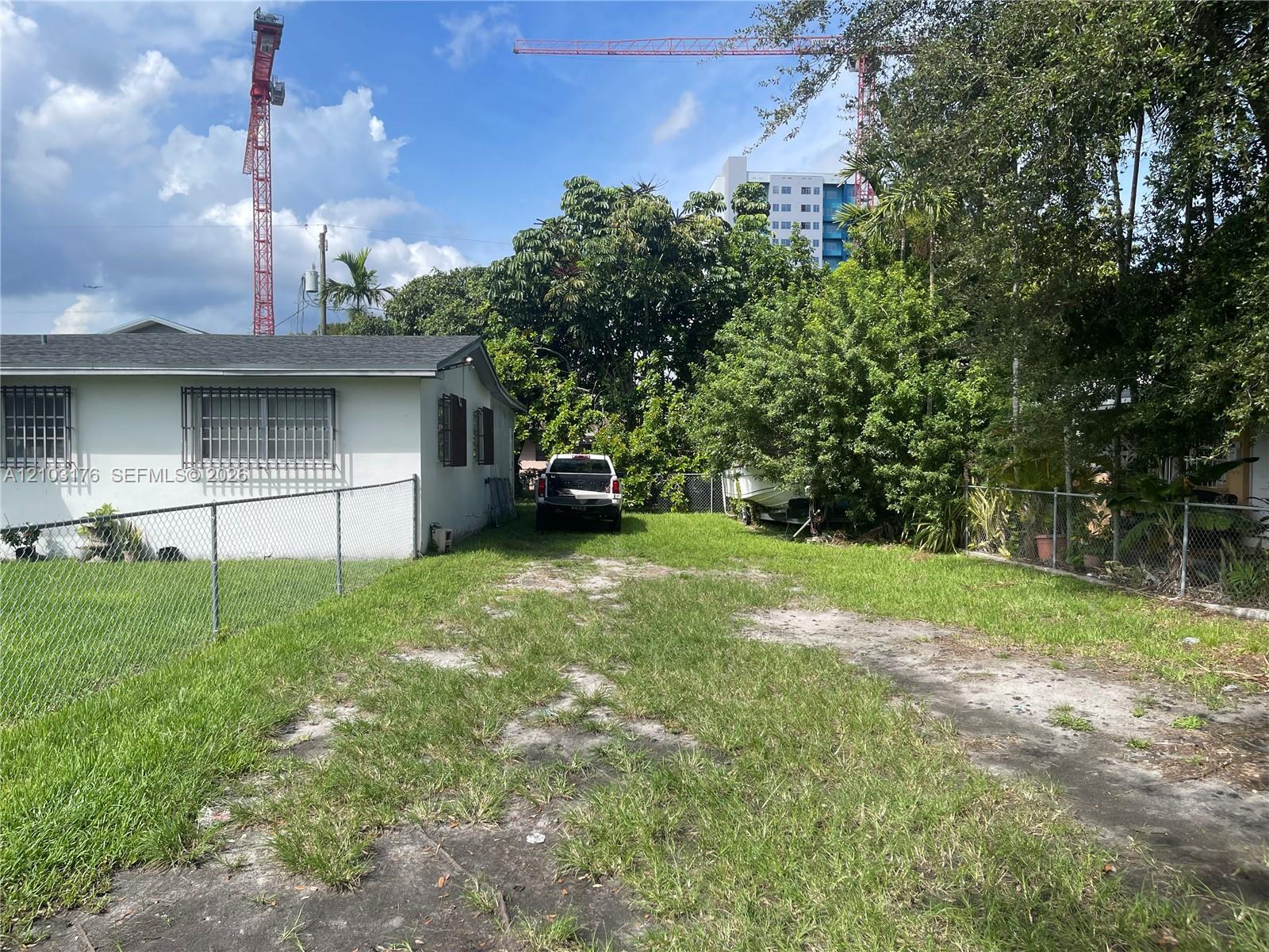 10759 SW 7th St, Sweetwater FL 33174 photo 3