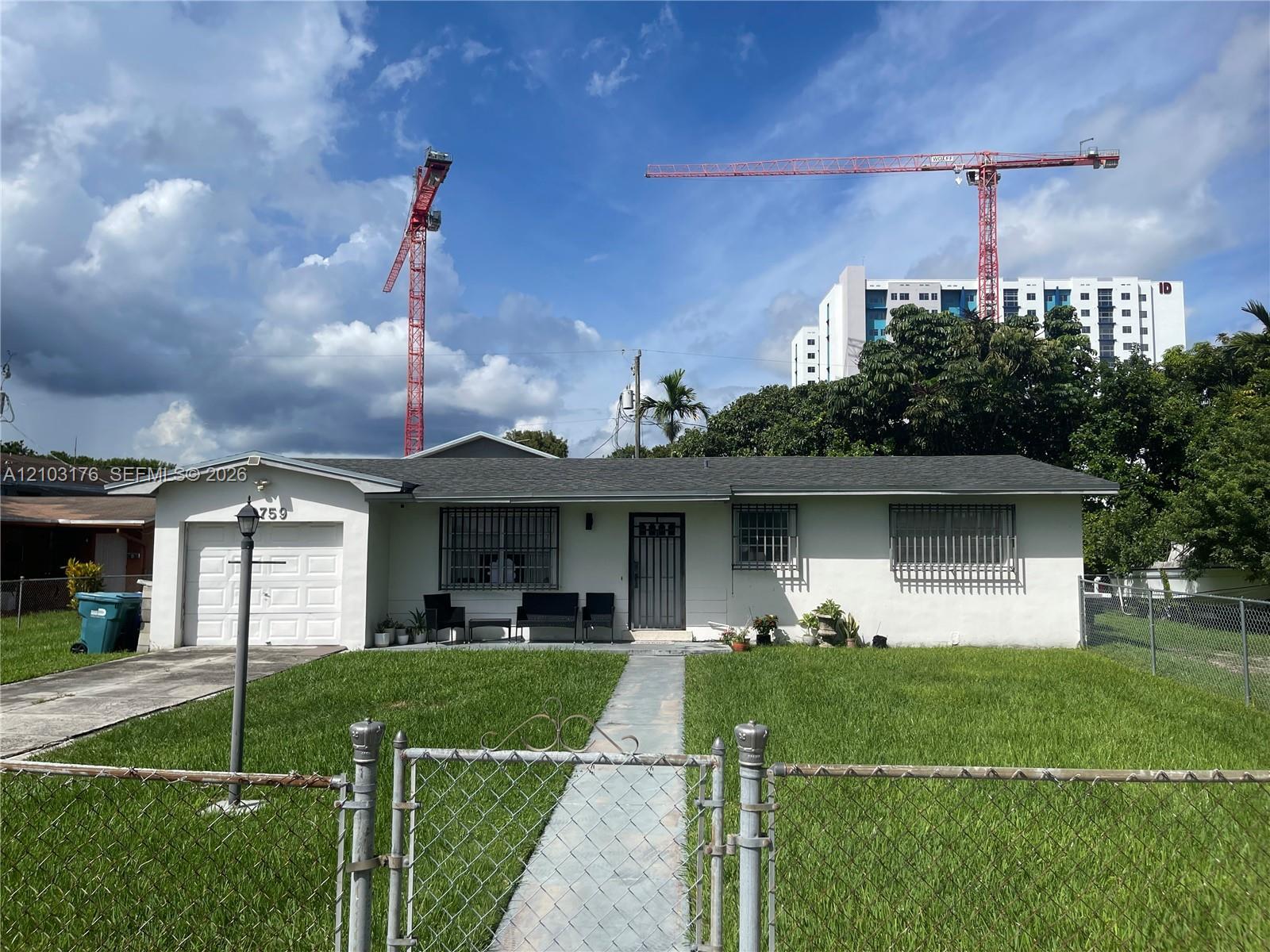10759 SW 7th St, Sweetwater FL 33174 photo 4