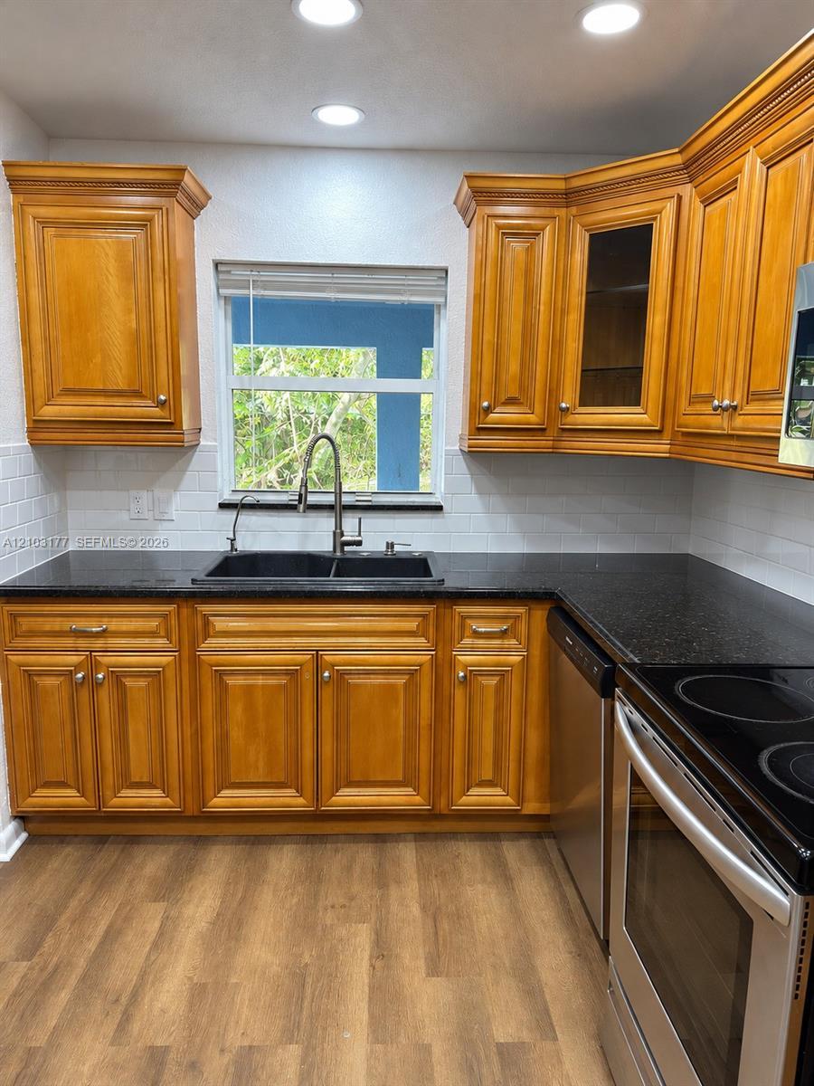 621 S 24th Ave, Hollywood FL 33020 photo 2