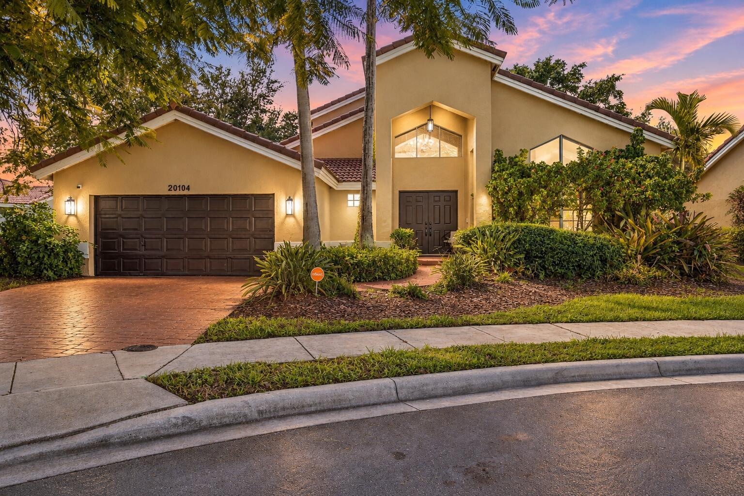20104 NW 9TH Drive, Pembroke Pines FL 33029 photo 2