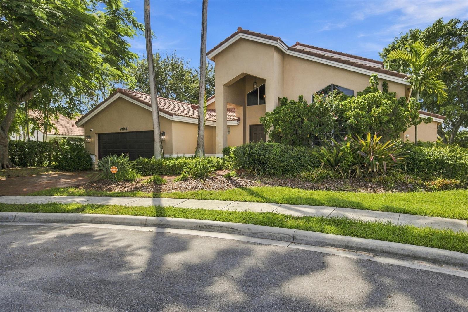 20104 NW 9TH Drive, Pembroke Pines FL 33029 photo 3