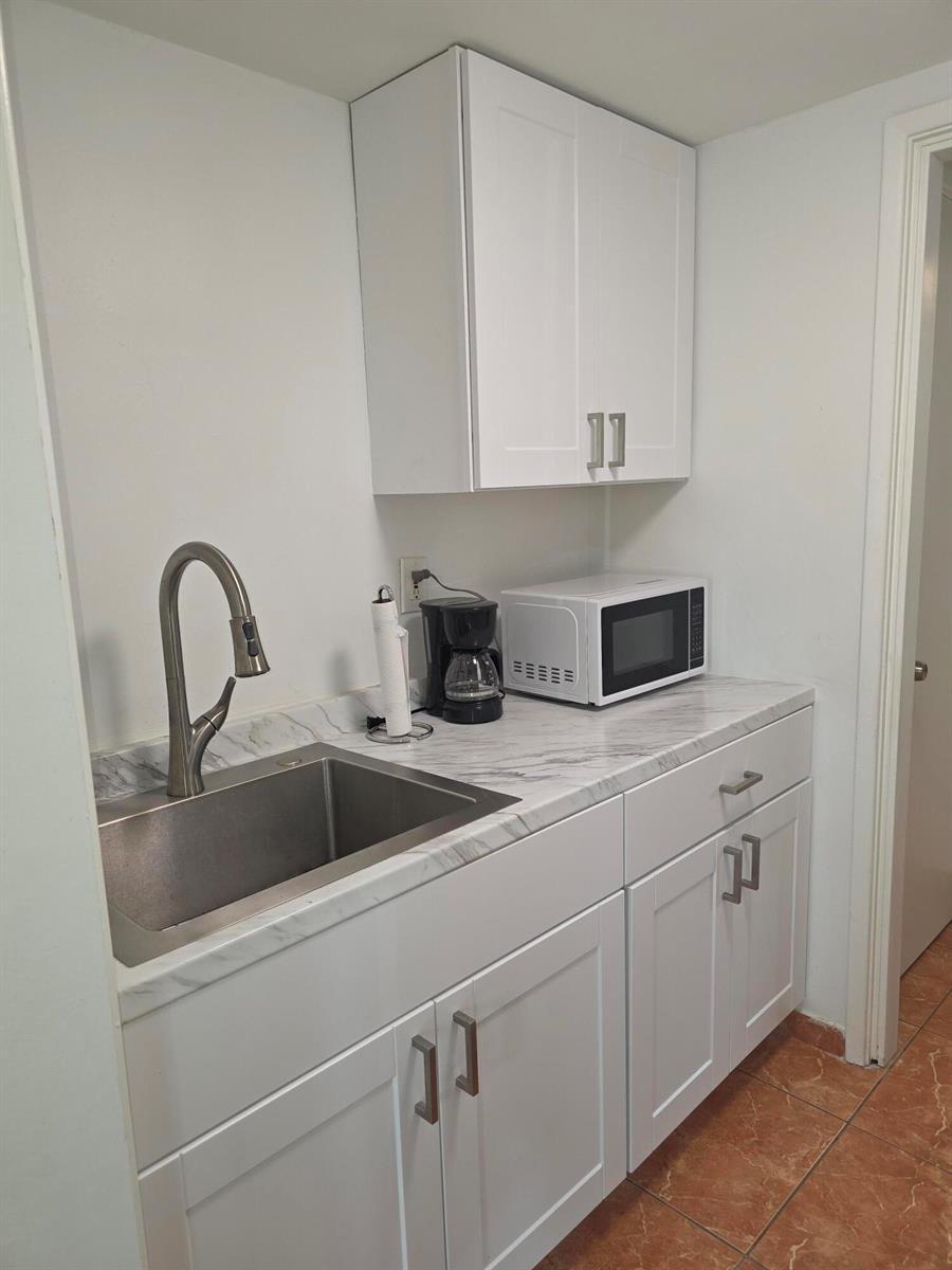 911 N Federal Highway # 101, FL 33460 photo 3