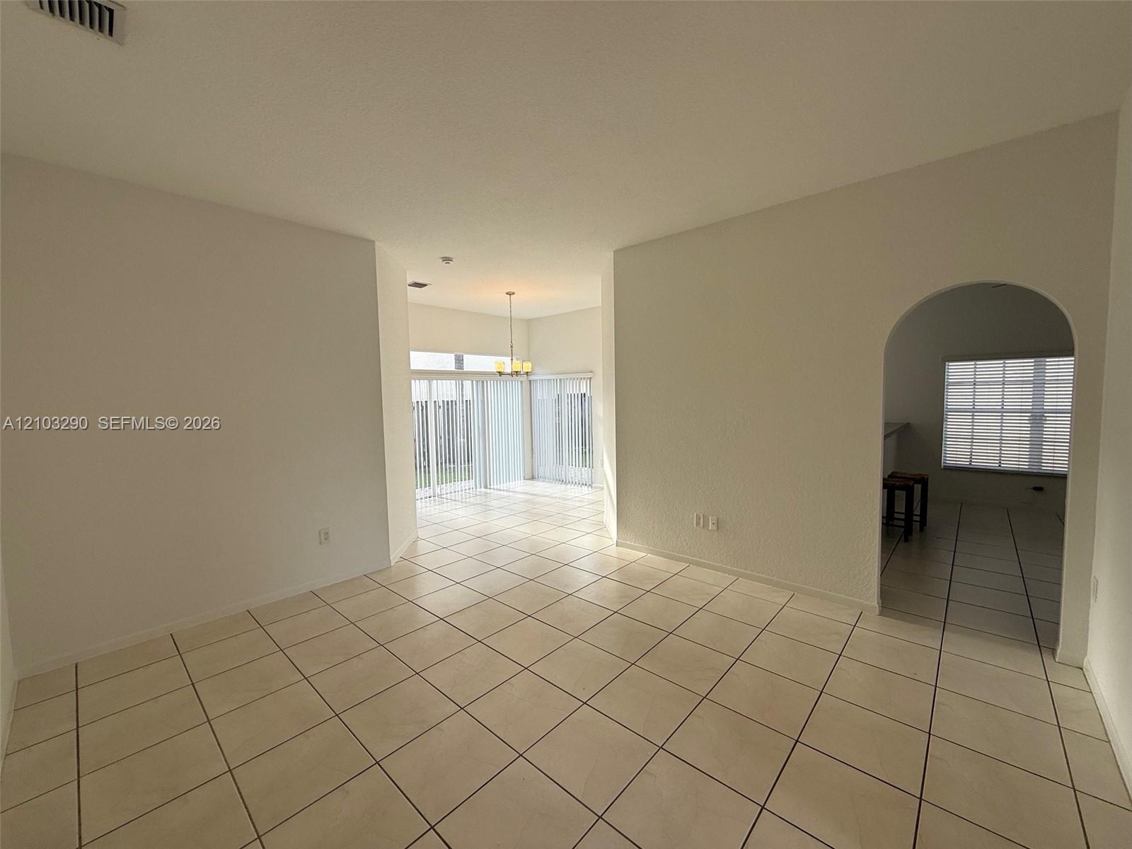 21518 SW 90th Ave, Cutler Bay FL 33189 photo 2