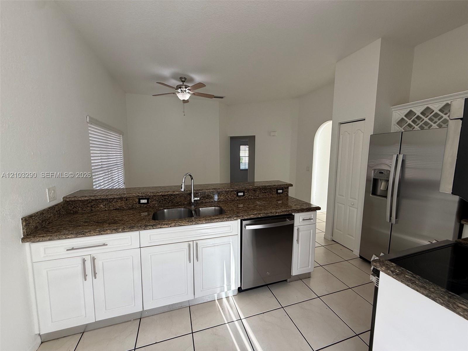 21518 SW 90th Ave, Cutler Bay FL 33189 photo 5
