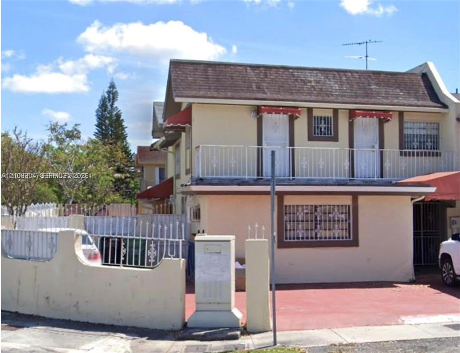 2403 SW 112th Ave, Miami FL 33165 photo 2