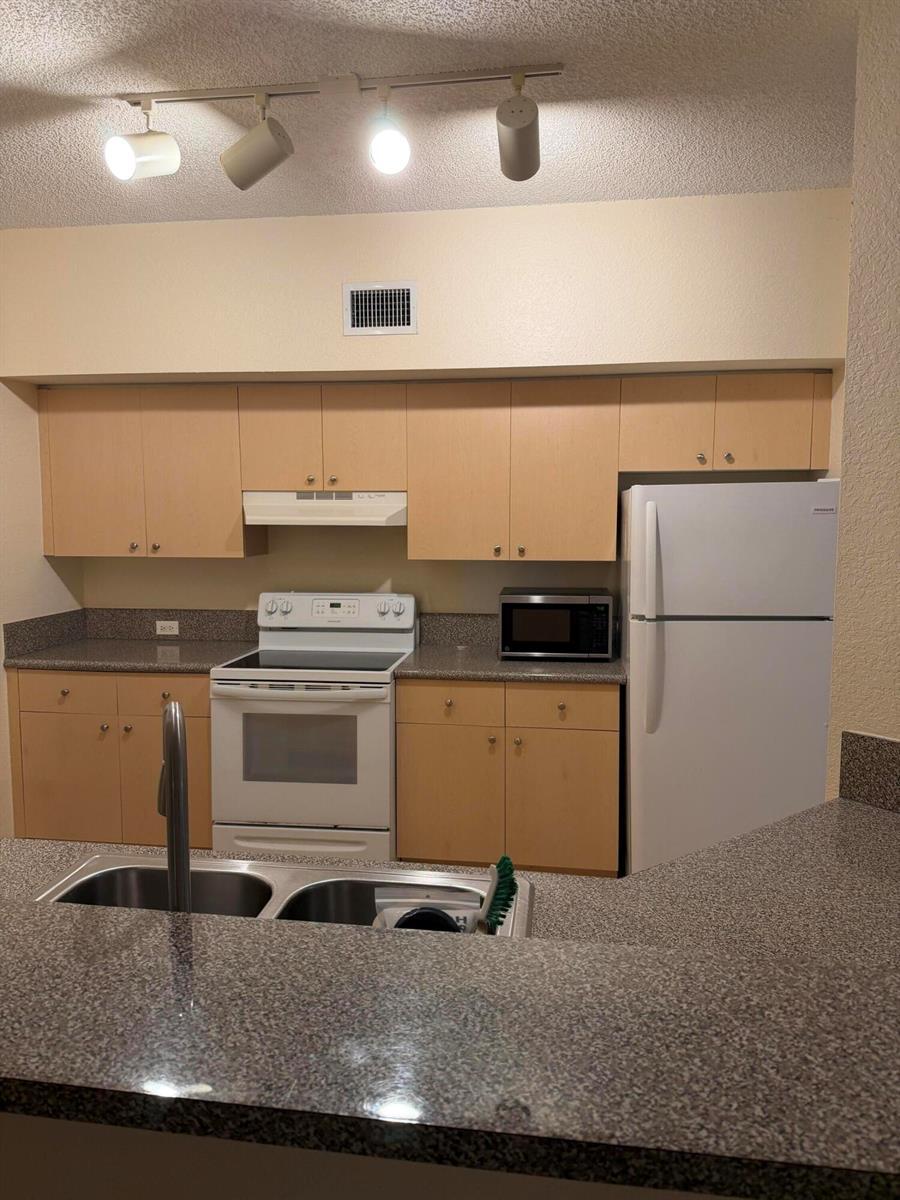 350 Crestwood Circle # 308, Royal Palm Beach FL 33411 photo 2