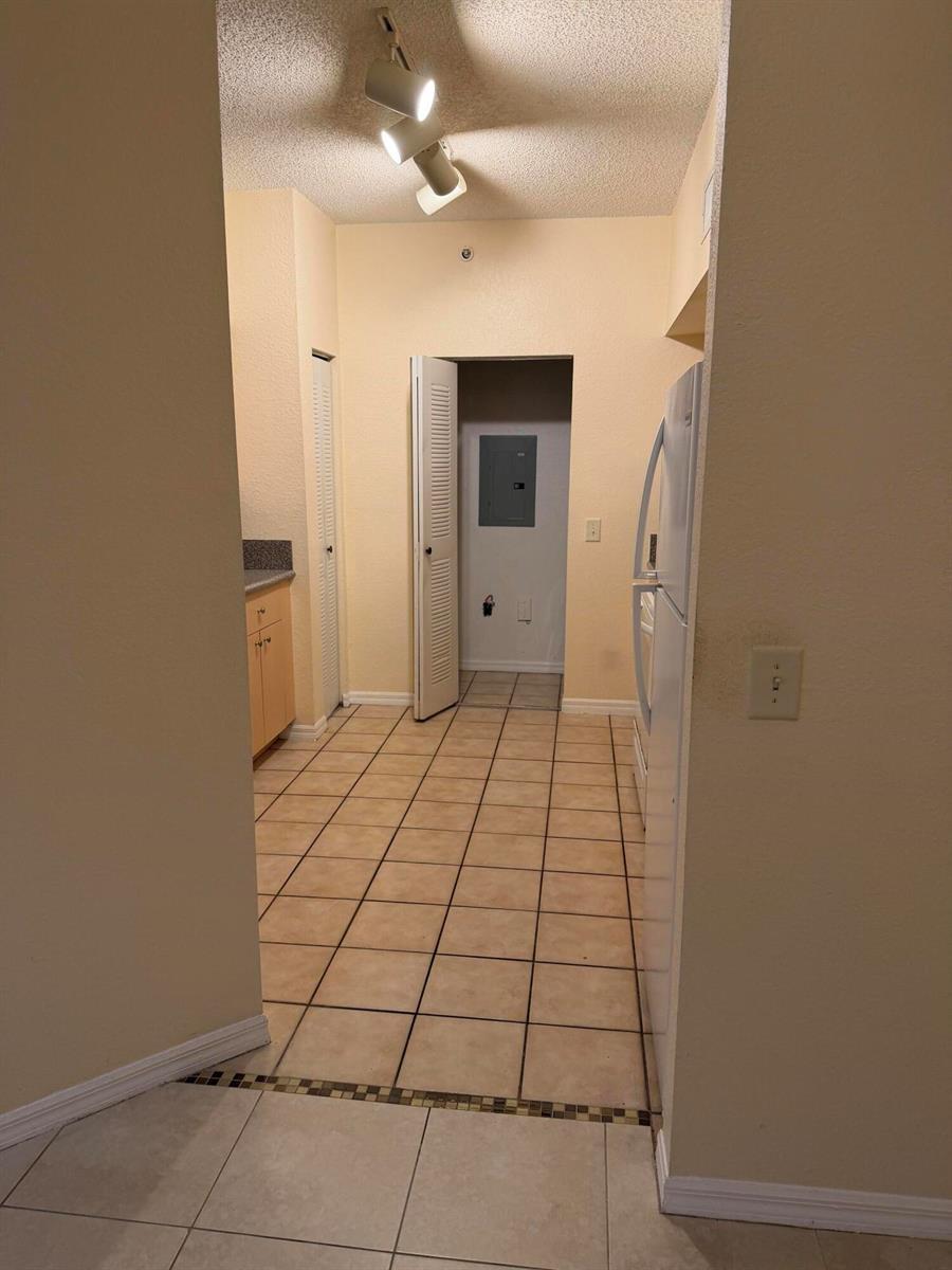 350 Crestwood Circle # 308, Royal Palm Beach FL 33411 photo 4