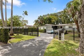 11810 W Biscayne Canal Rd, Miami FL 33161 photo 4