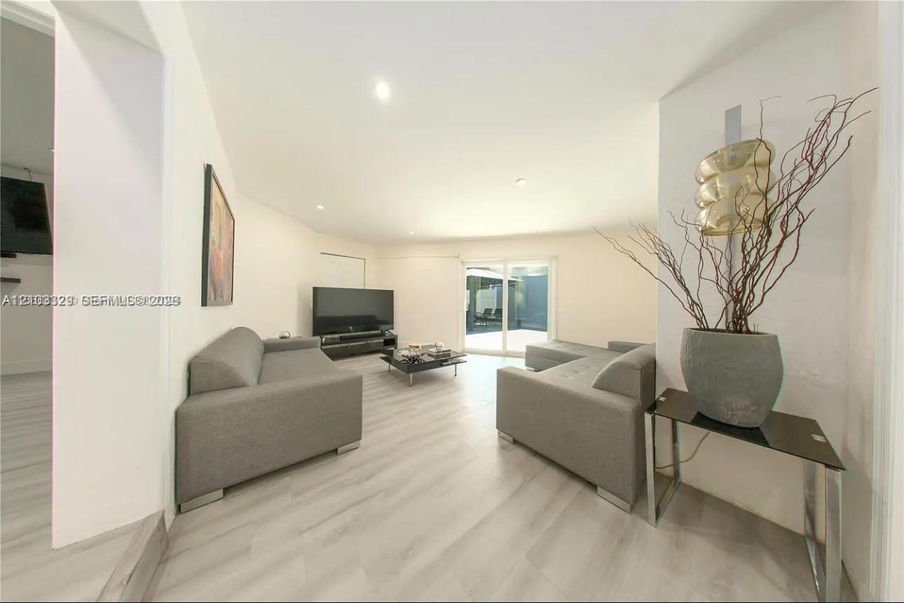 667 NW 124th Ave, Miami FL 33182 photo 5