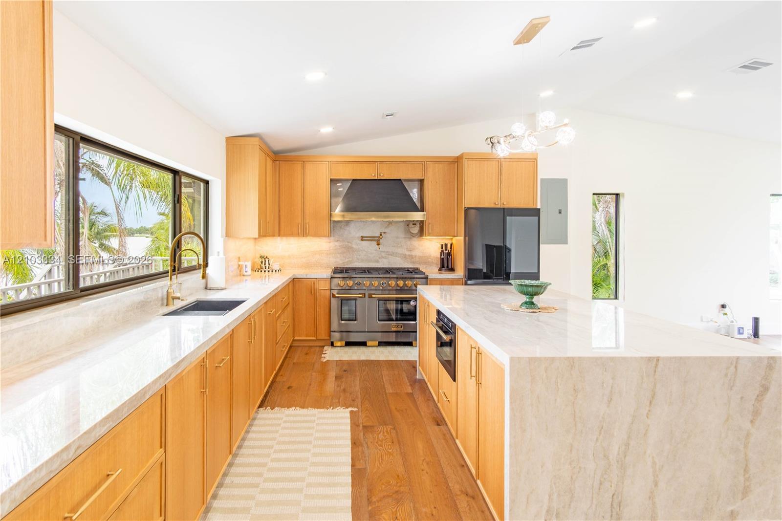 7914 SW 199th Ter, Cutler Bay FL 33189 photo 2