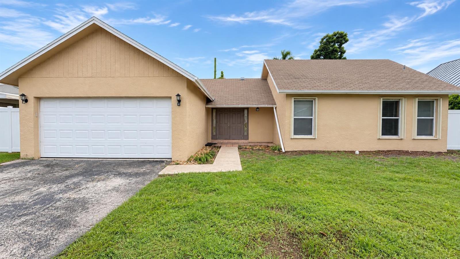 118 MOHIGAN Circle, Boca Raton FL 33487 photo 2
