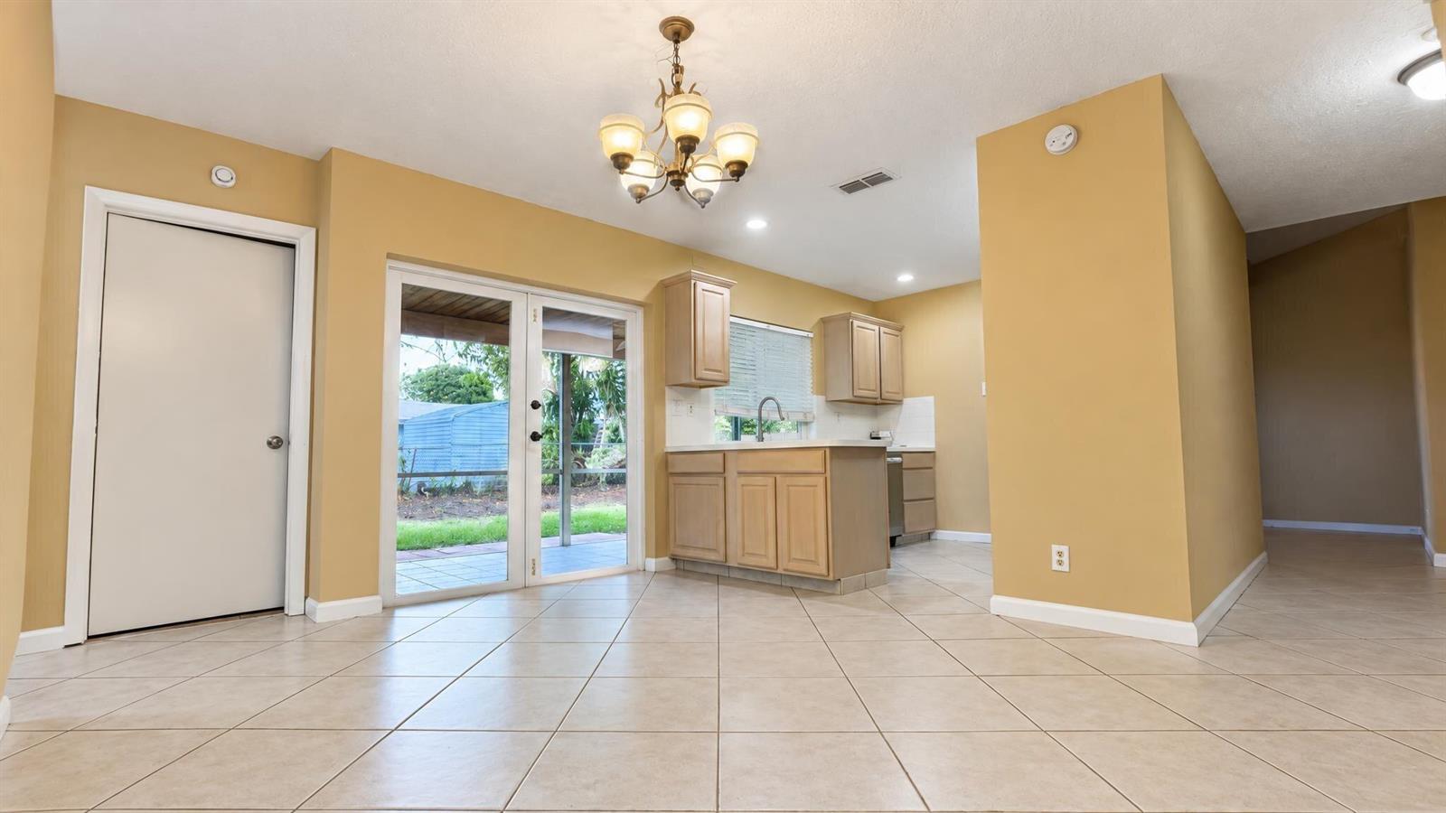 118 MOHIGAN Circle, Boca Raton FL 33487 photo 5