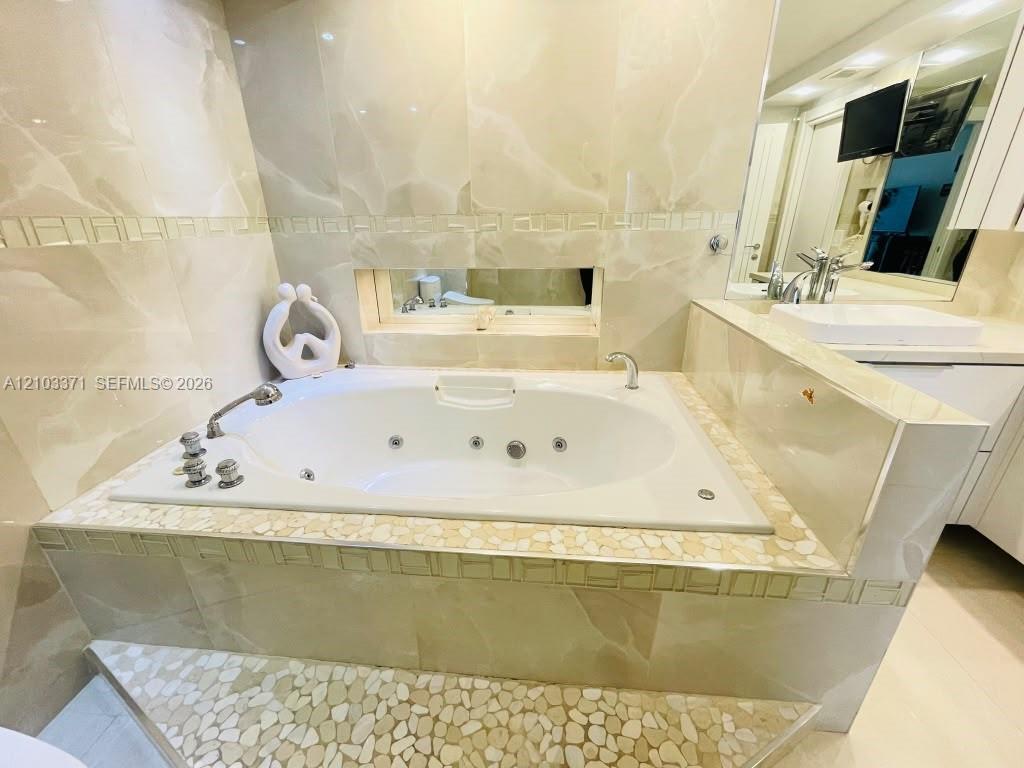 290 174th St # 1118, Sunny Isles Beach FL 33160 photo 5