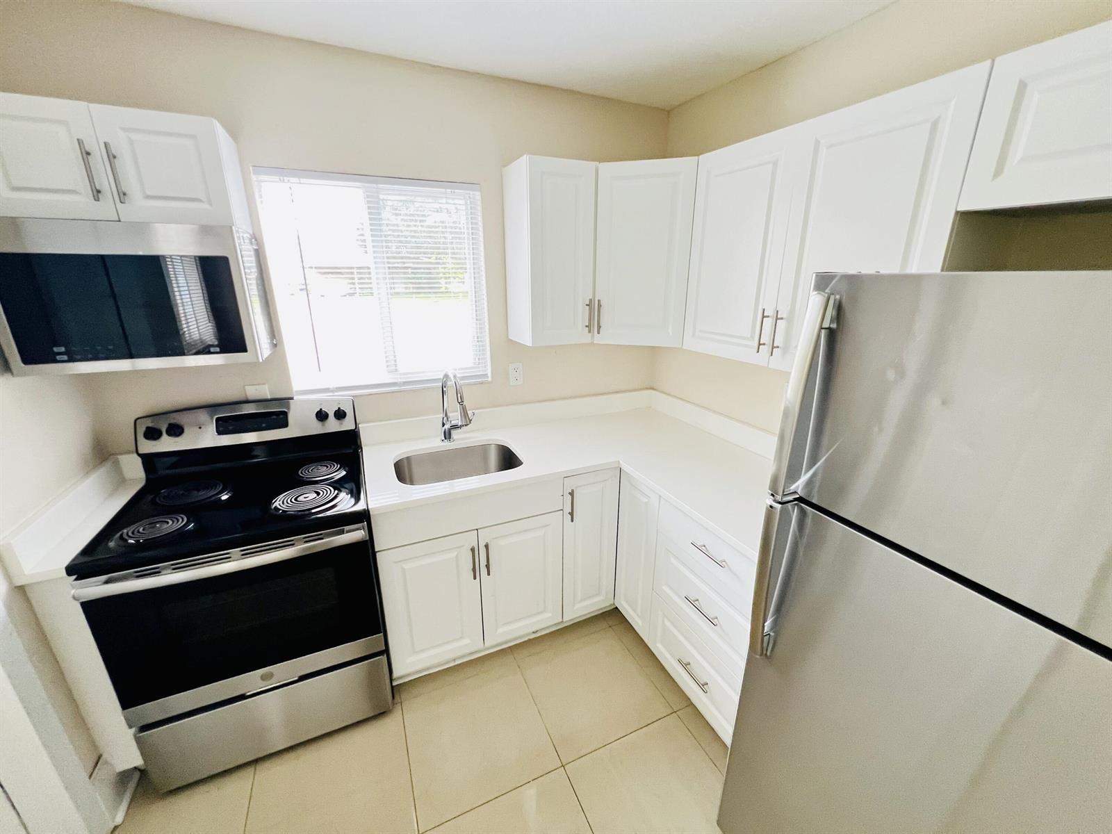 441 NW 7TH # 1, Fort Lauderdale FL 33311 photo 3