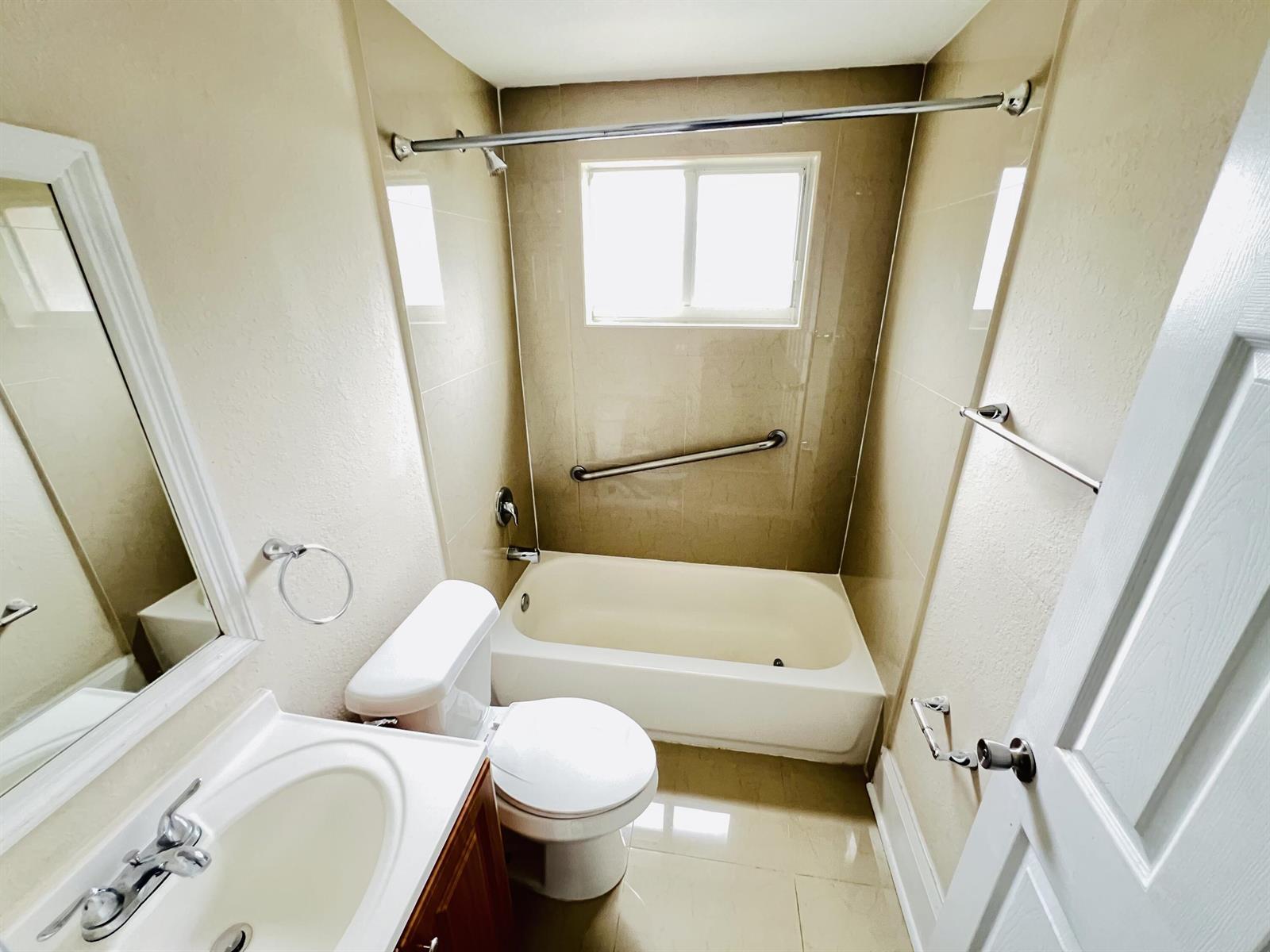 441 NW 7TH # 1, Fort Lauderdale FL 33311 photo 4