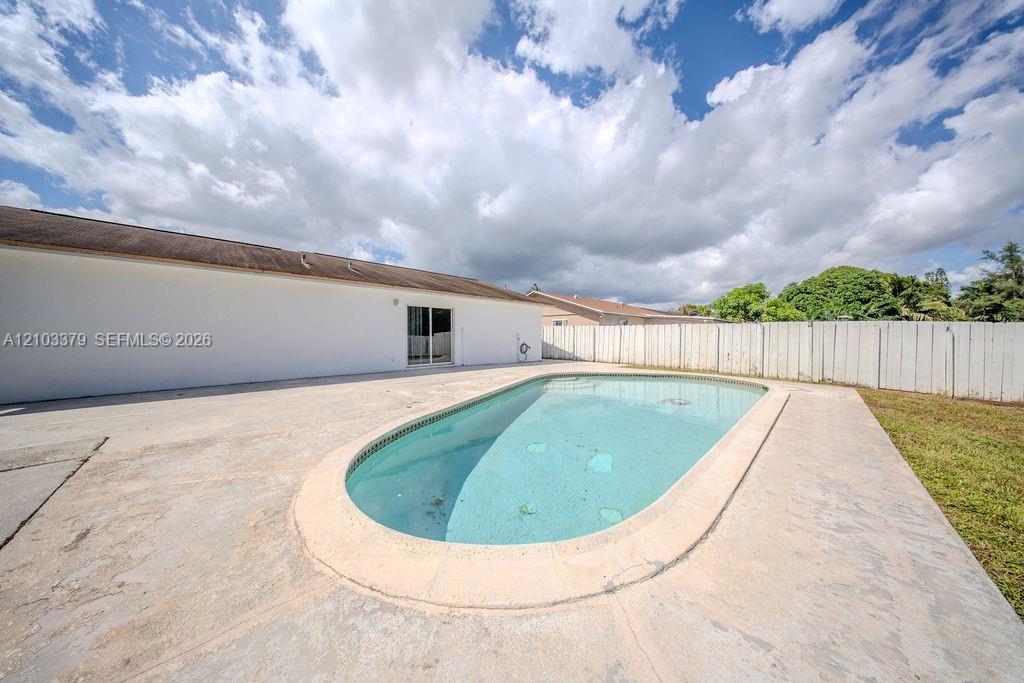 405 SW 78th Ter, North Lauderdale FL 33068 photo 3