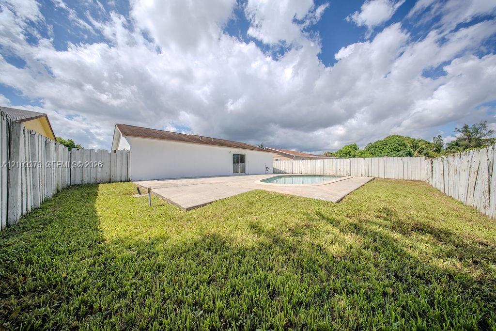 405 SW 78th Ter, North Lauderdale FL 33068 photo 5