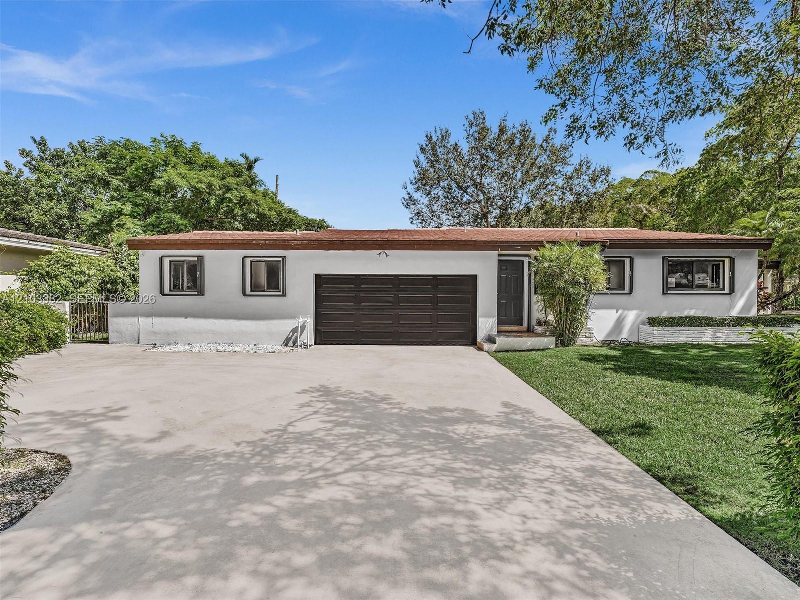 1545 Mantua Ave, Coral Gables FL 33146 photo 2