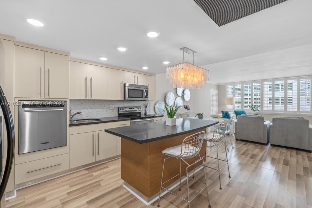 5401 Collins Ave # 343, Miami Beach FL 33140 photo 2